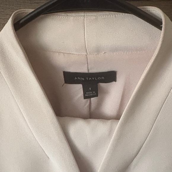 Ann Taylor Women’s  Cream Suit set - Picture 2 of 2